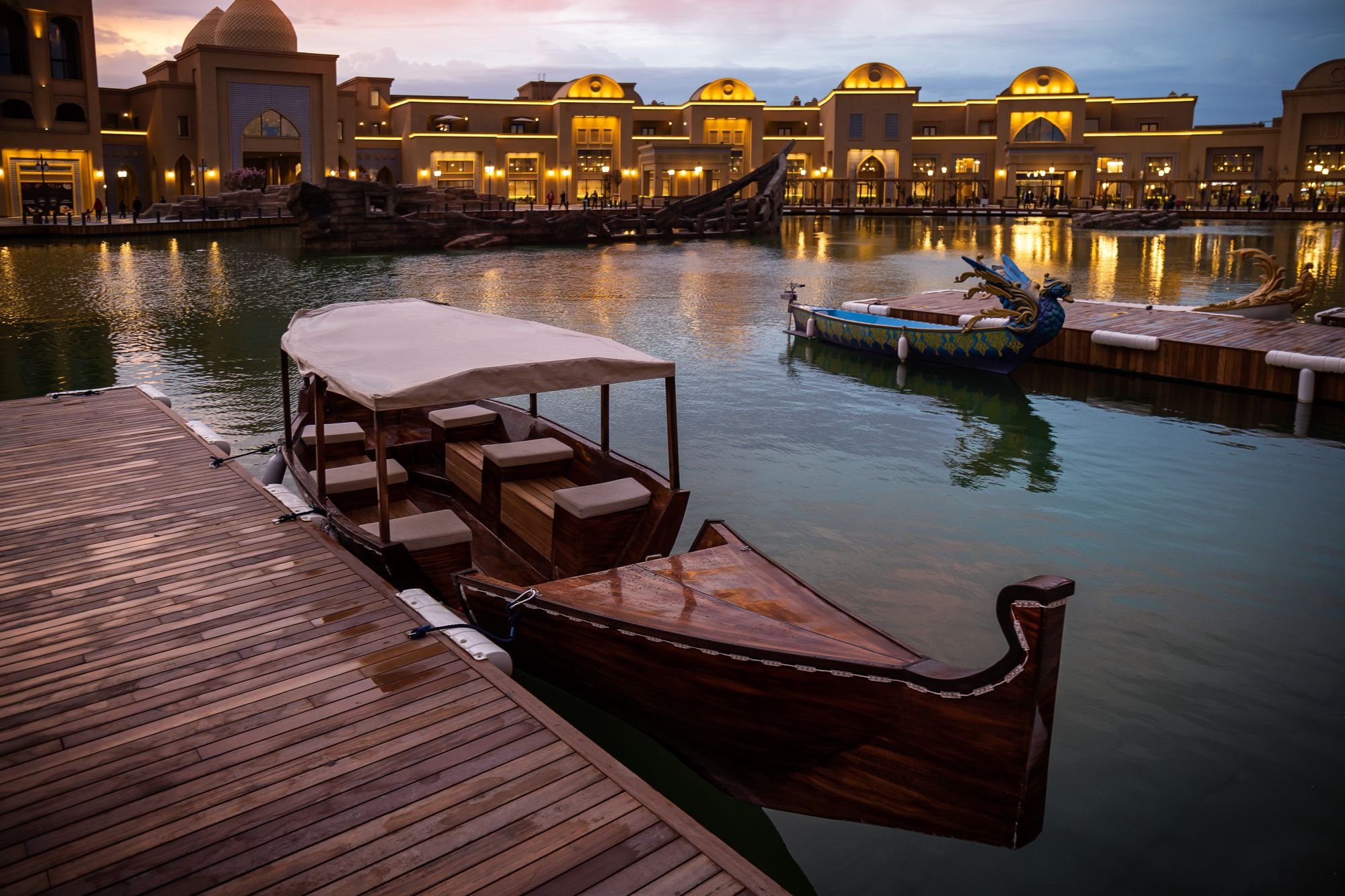 인공 수로 보트 체험 (곤돌라)